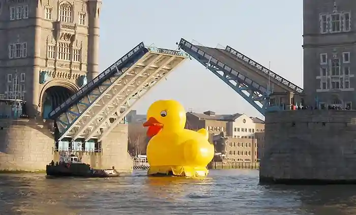 Large public rubber duck installation